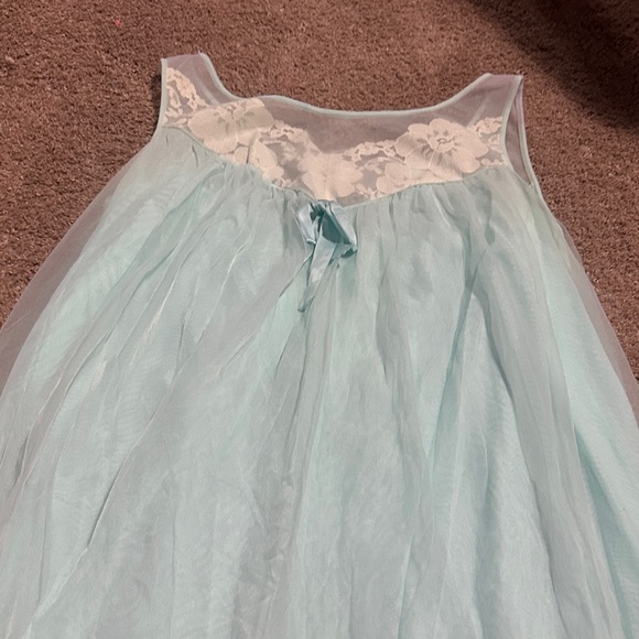 Elegant Blue Lace Lingerie - Picture 3 of 5